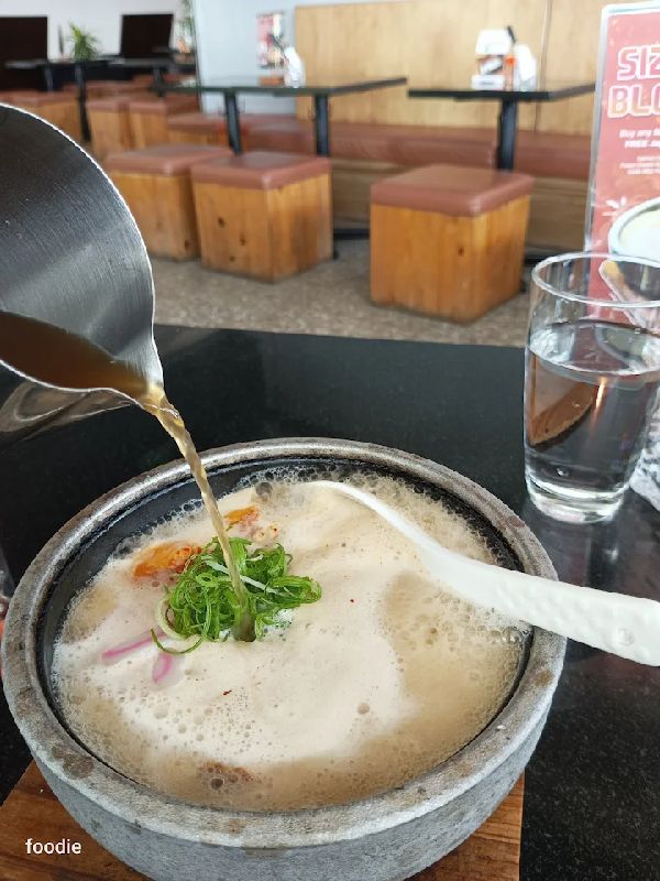 KUREJI – SIZZLING STONE BOWL RAMEN