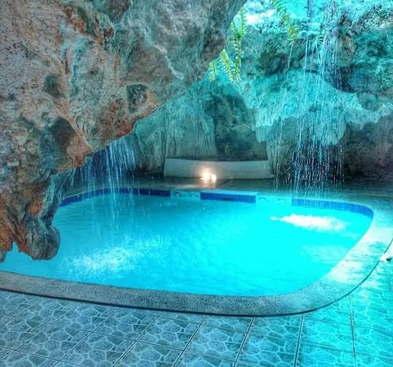 Vinapor Cave Pool (Blue Water Resort)