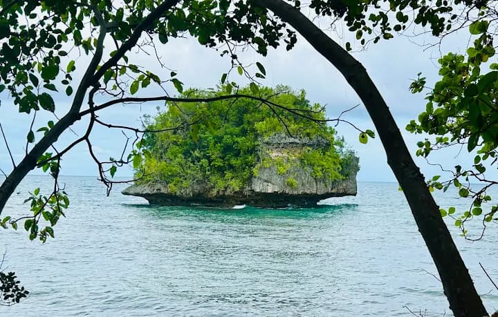 Lamanok Island