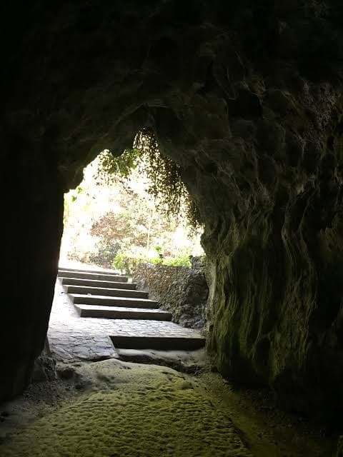 Macahambus Cave